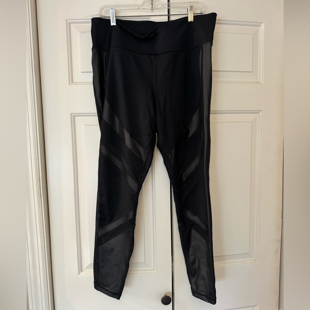 Lane Bryant Livi Active workout leggings barely worn.  Size 18/20.